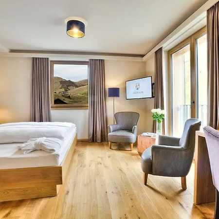 Hotel Jaegeralpe Otel