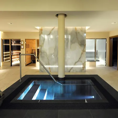 Hotel Jaegeralpe Otel